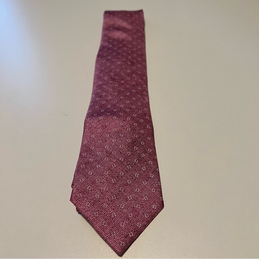 Michael Kors, Perry Ellis and Club Room Elegant Pink and Red Ties Set - Picture 5 of 11